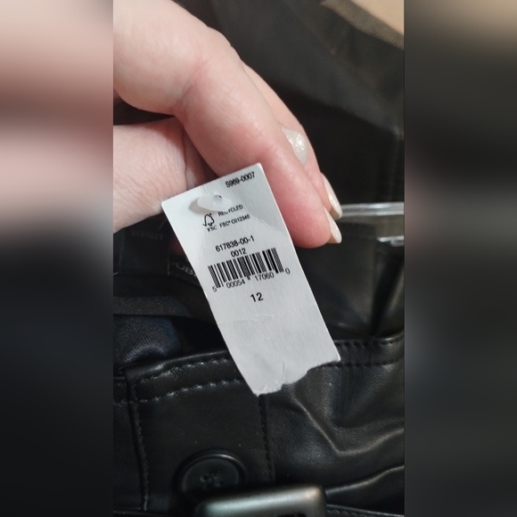 Banana Republic Vegan Leather Mini Skirt Size 12 - Picture 6 of 6